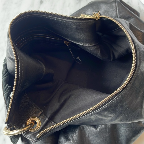 Authentic Gucci Sabrina handbag. Black leather. Ruffle strap - Picture 7 of 9